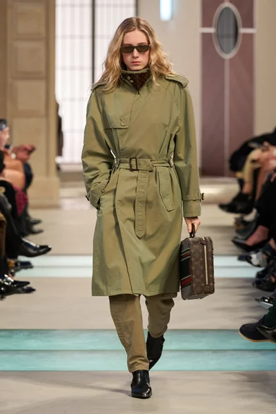 Look 37
